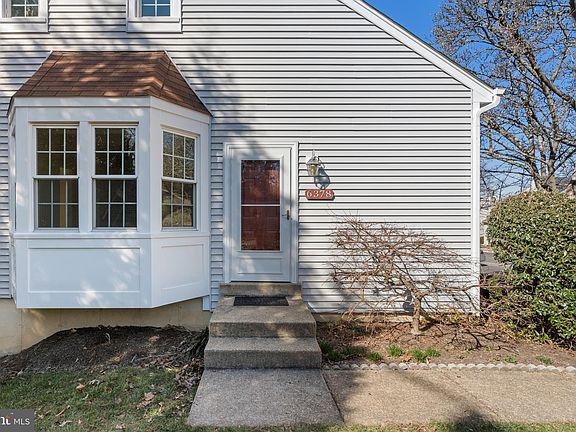 3rd image of 6378 Chimney Wood Ct