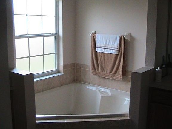 5th image of 10429 Summit Lakes Ln