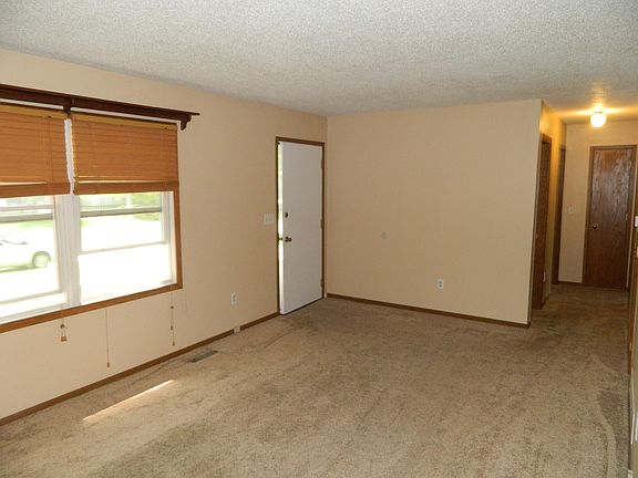 2nd image of 306 11th St SE