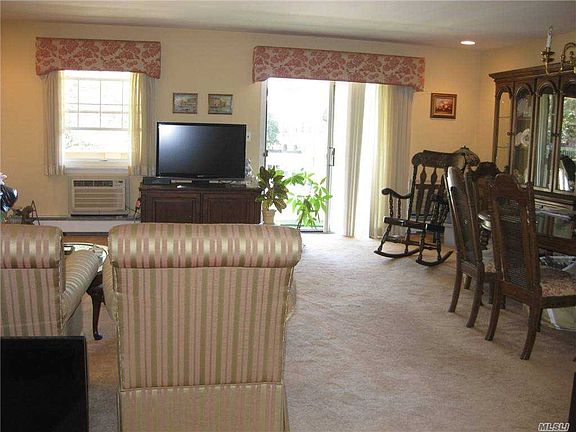 5th image of 14-15 Bonnie Ln #105-M