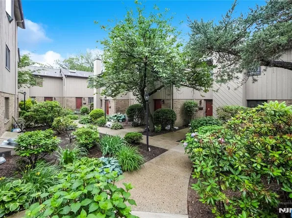 2171 Ellery Ave #A, Fort Lee, NJ 07024