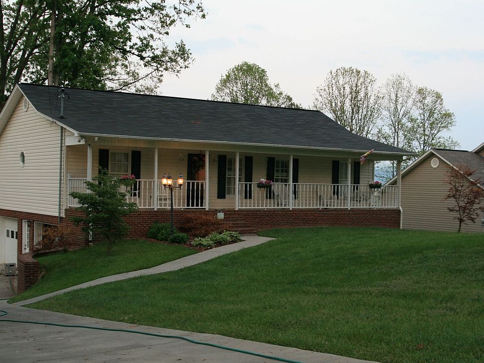 1st image of 200 Austin Dr
