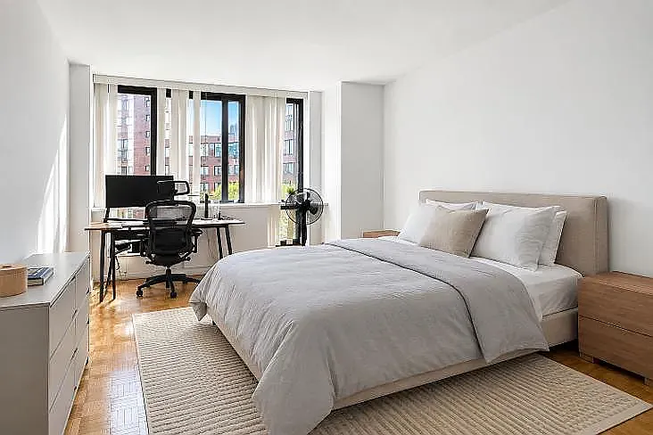 1 Irving Place — Photo 4