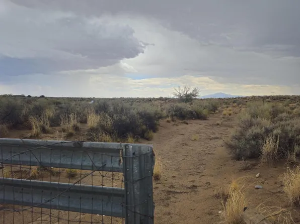 140 Villa Linda Rd, Los Lunas, NM 87031