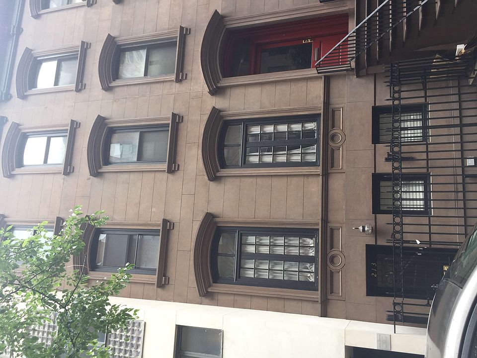 1st image of 213 E 48th St