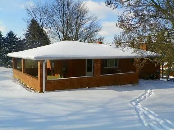 19 Corbett Ave photo 1