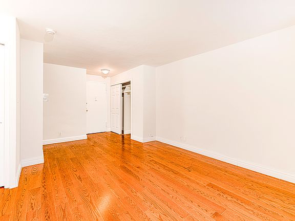 5th image of 330 W 45th St APT 3J