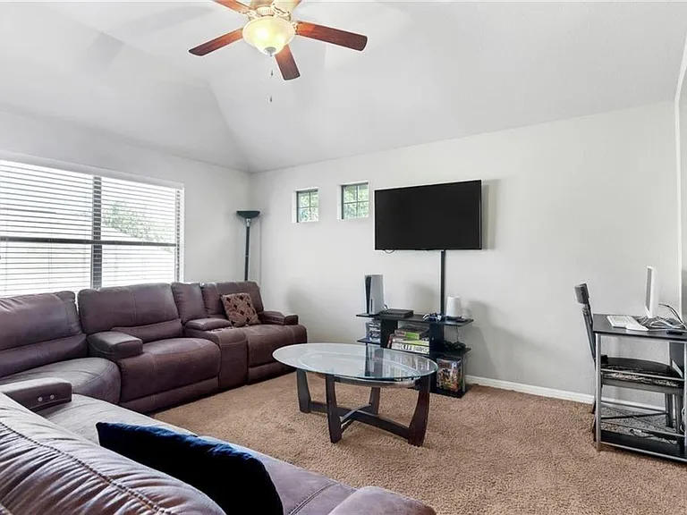 3418 Castleton Dr — Photo 22