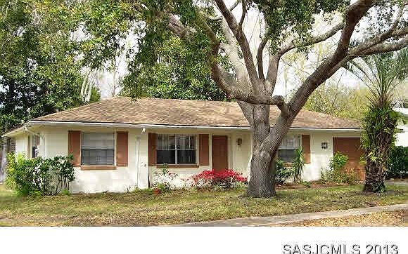 1st image of 374 Casuarina Cir