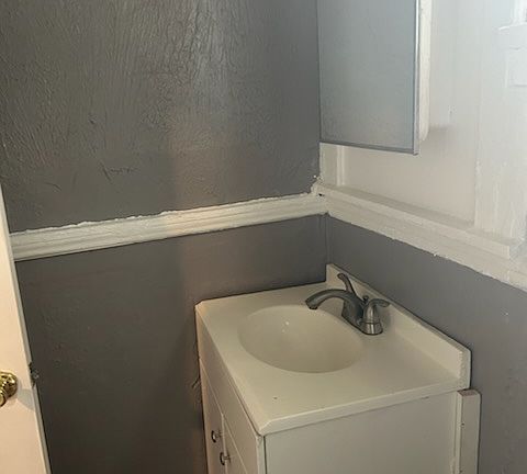 5th image of 10702 Bryant Ave #2