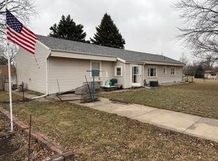 1083 N 10th St, David City, NE 68632