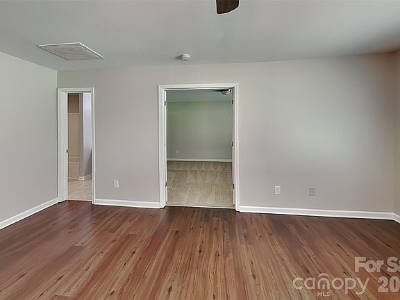 3rd image of 604 Hunley St