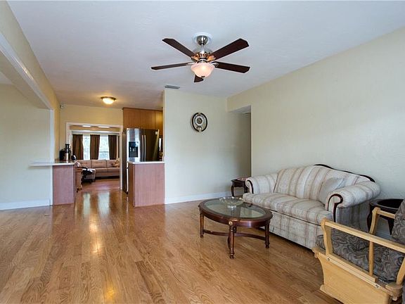 4th image of 5881 67th Ave N