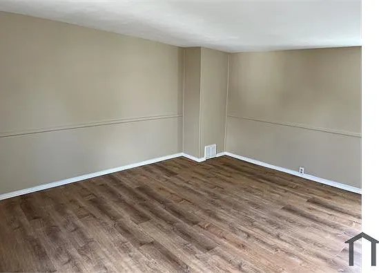 304 E Montgomery Ave — Photo 9