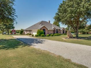 825 Creek Hollow Ln, Fort Worth, TX 76131