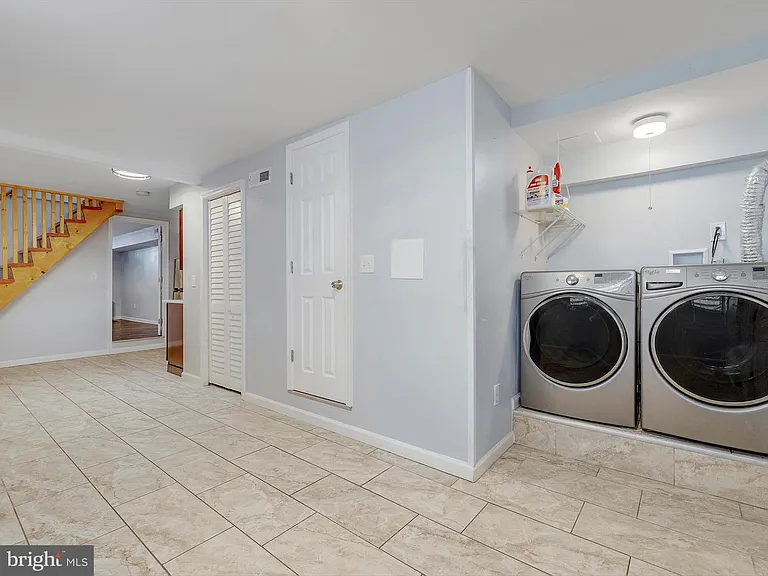 1713 E Lafayette Ave — Photo 27