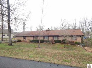 866 Lake Dr, Benton, KY 42025