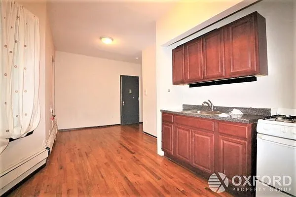 Rented by Oxford Property Group | media 9