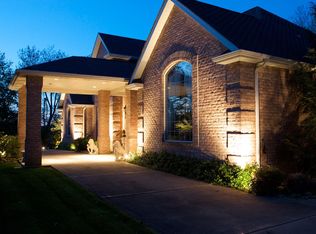 550 Burkes Dr, Coraopolis, PA 15108