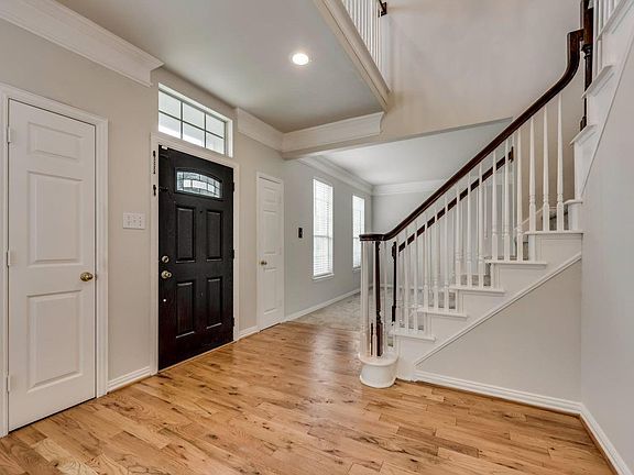 3rd image of 340 Dogwood Trl
