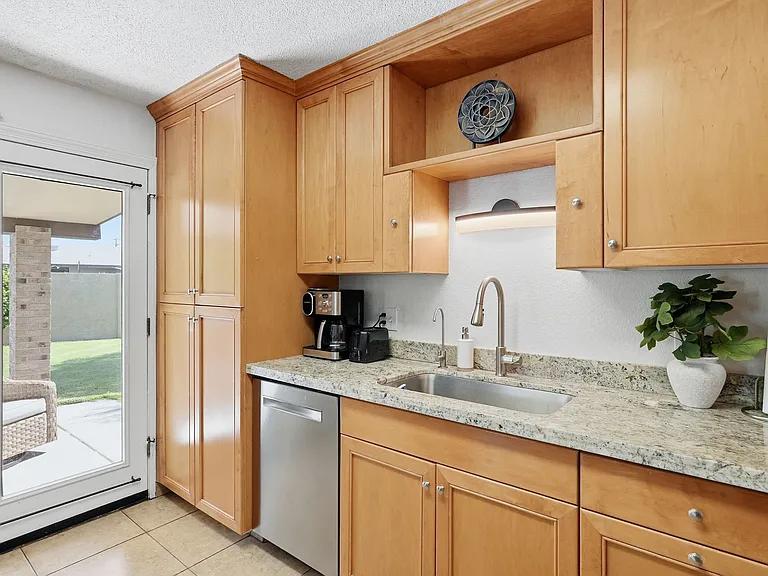 8021 E Oak St — Photo 22