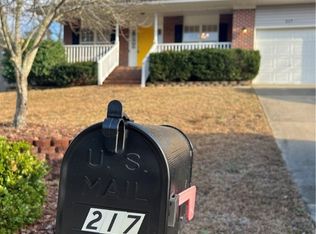 217 Woodland Dr, Raeford, NC 28376