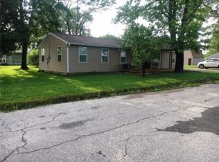 5402 S Pine St, Columbus, IN 47201