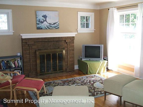 2nd image of 801 Cottonwood St