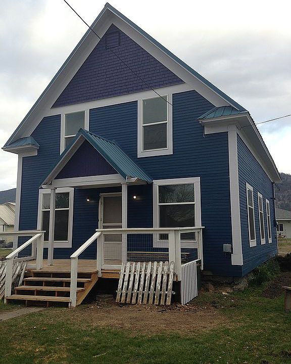 1st image of 707 S 2nd St W