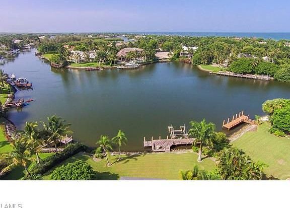 2nd image of 3070 Fort Charles Dr