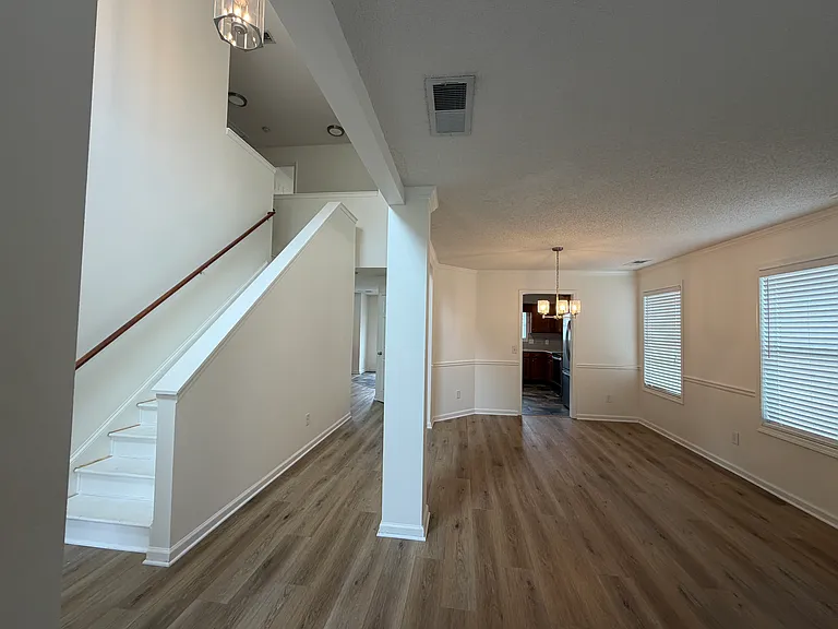 3892 Plymouth Rock Dr — Photo 2