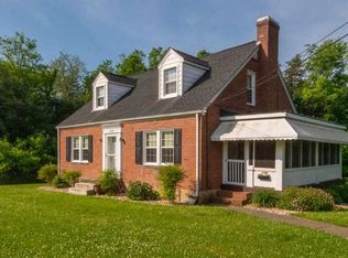 715 4th St, Shenandoah, VA 22849
