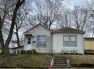 118 W 8th St, Dixon, IL 61021