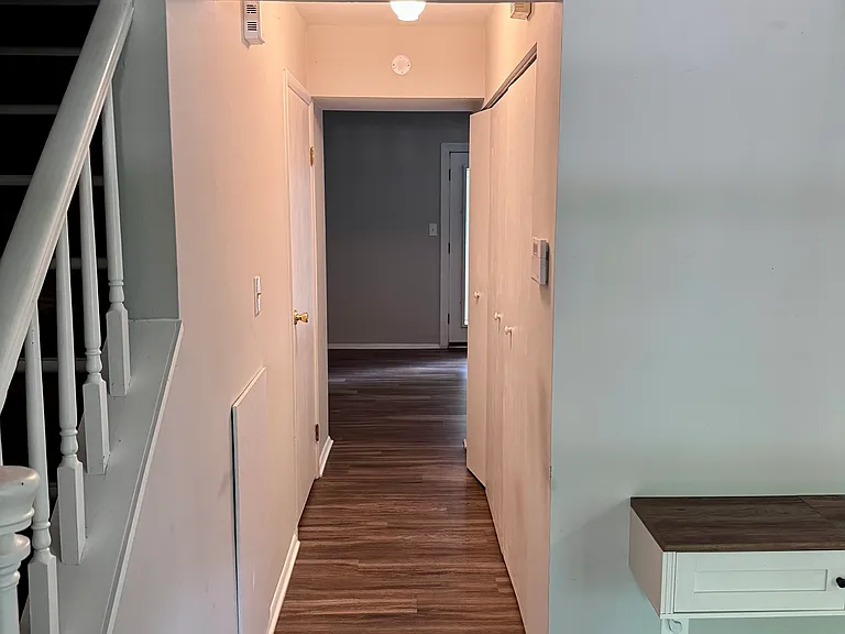 1101 Scaleybark Rd — Photo 3