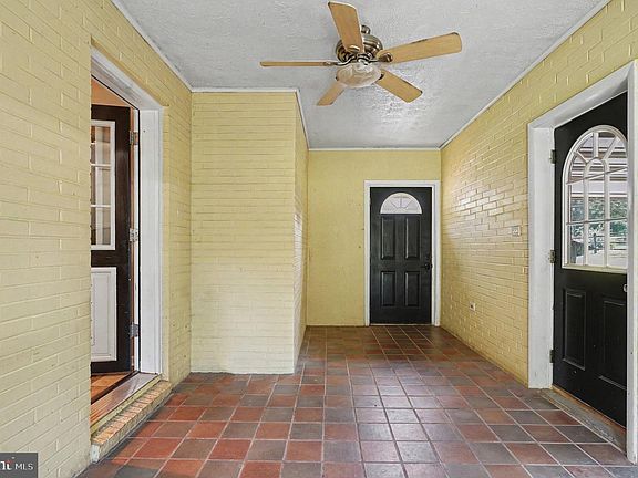 2nd image of 1604 Bulls Ln
