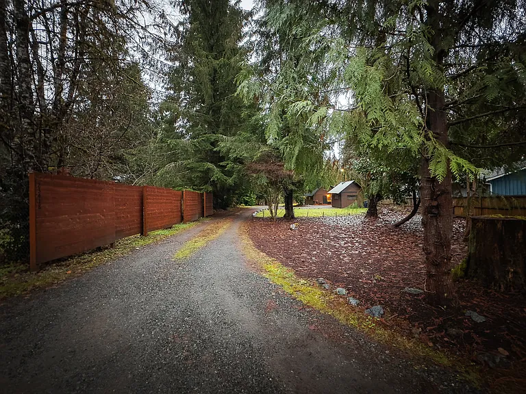 23418 N River Dr — Photo 20