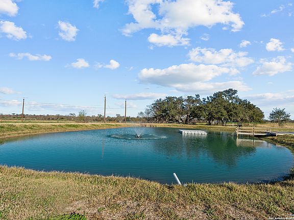 4th image of 407 COUNTY ROAD 348