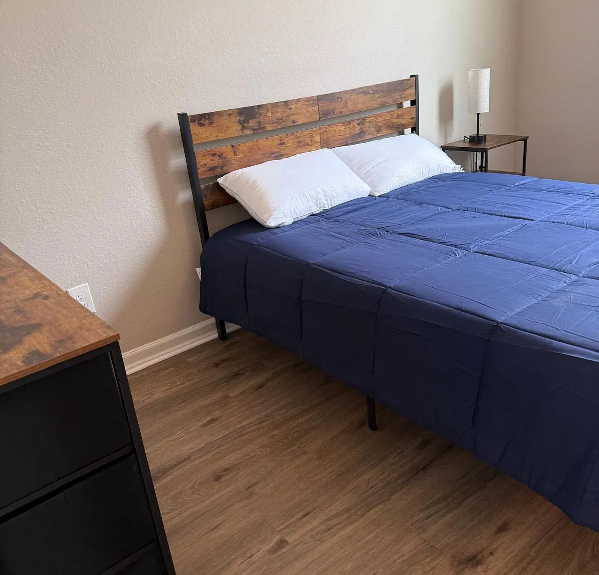 1 bed, 1.0 bath, $700 — Photo 2