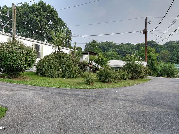 4th image of 2009 Greenway St