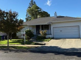 525 Minahen St N, Napa, CA 94559