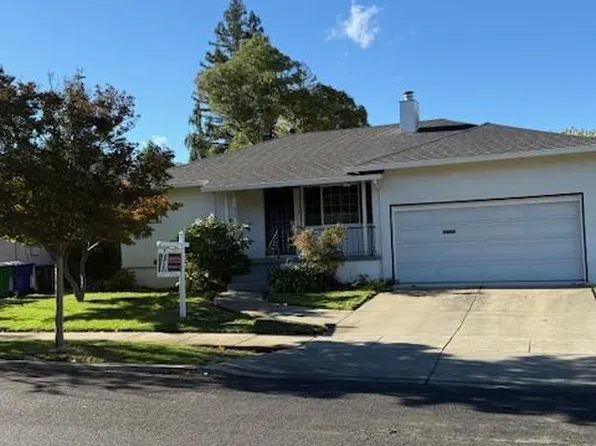 525 Minahen Street N, Napa, CA 94559