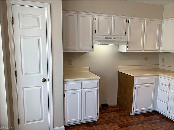 3rd image of 347 E East Montcastle Dr