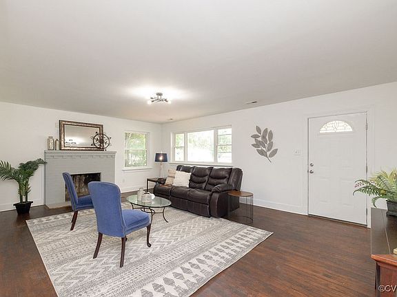 3rd image of 206 N Mesa Dr