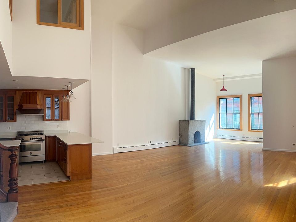 1st image of 83 Mercer St #Penthouse 5