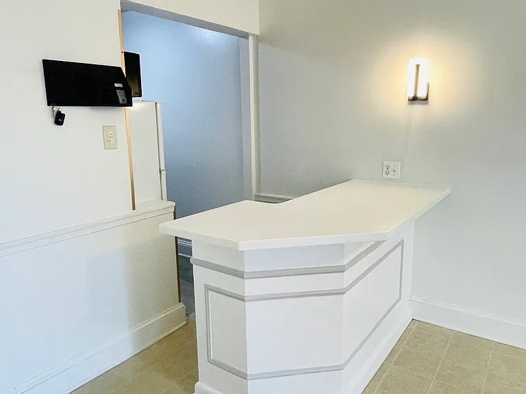 1604 Park Ave #4 — Photo 2