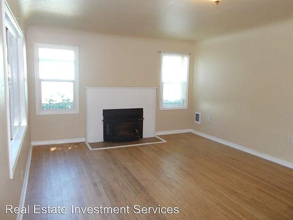 3rd image of 715 N Union Ave