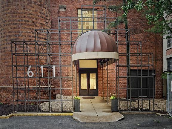 3rd image of 611 N Park Ave APT 201