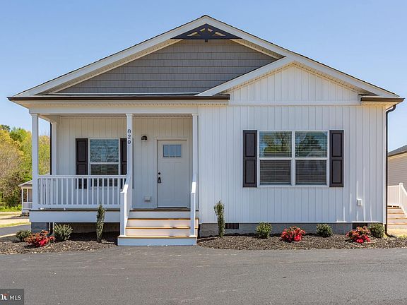 2nd image of 820 Mineral Ave