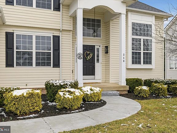 5th image of 218 Flanagan Dr