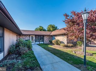 2 Abbey Ct, Carlisle, PA